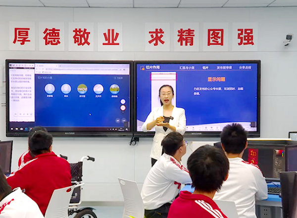 [教师风采]杜黎丽荣获安徽省优秀教师、江淮职教名师荣誉称号